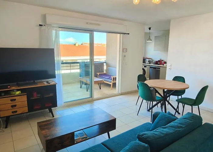 Flat In Frejus With Balcony Air Co And Parking