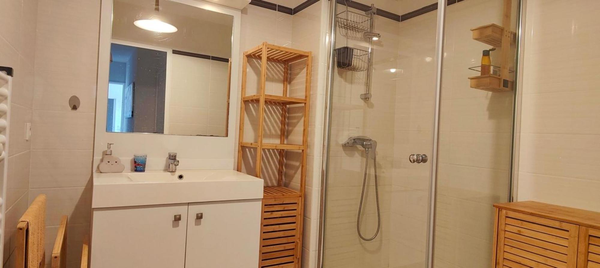 Flat In With Balcony Air Co And Parking Appartement