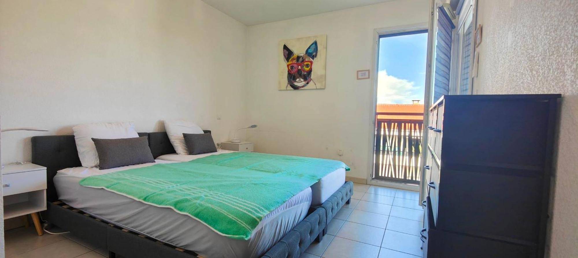 Flat In With Balcony Air Co And Parking *