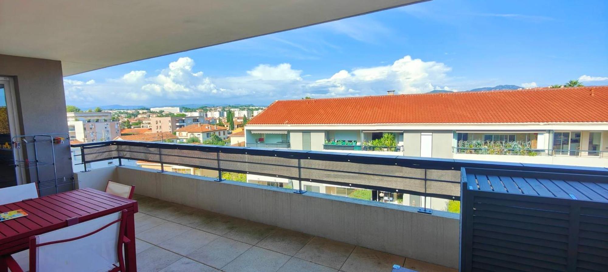 Appartement Flat In With Balcony Air Co And Parking Fréjus